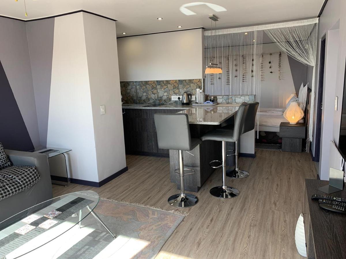 Farr Out Guest House Патерностер Екстериор снимка