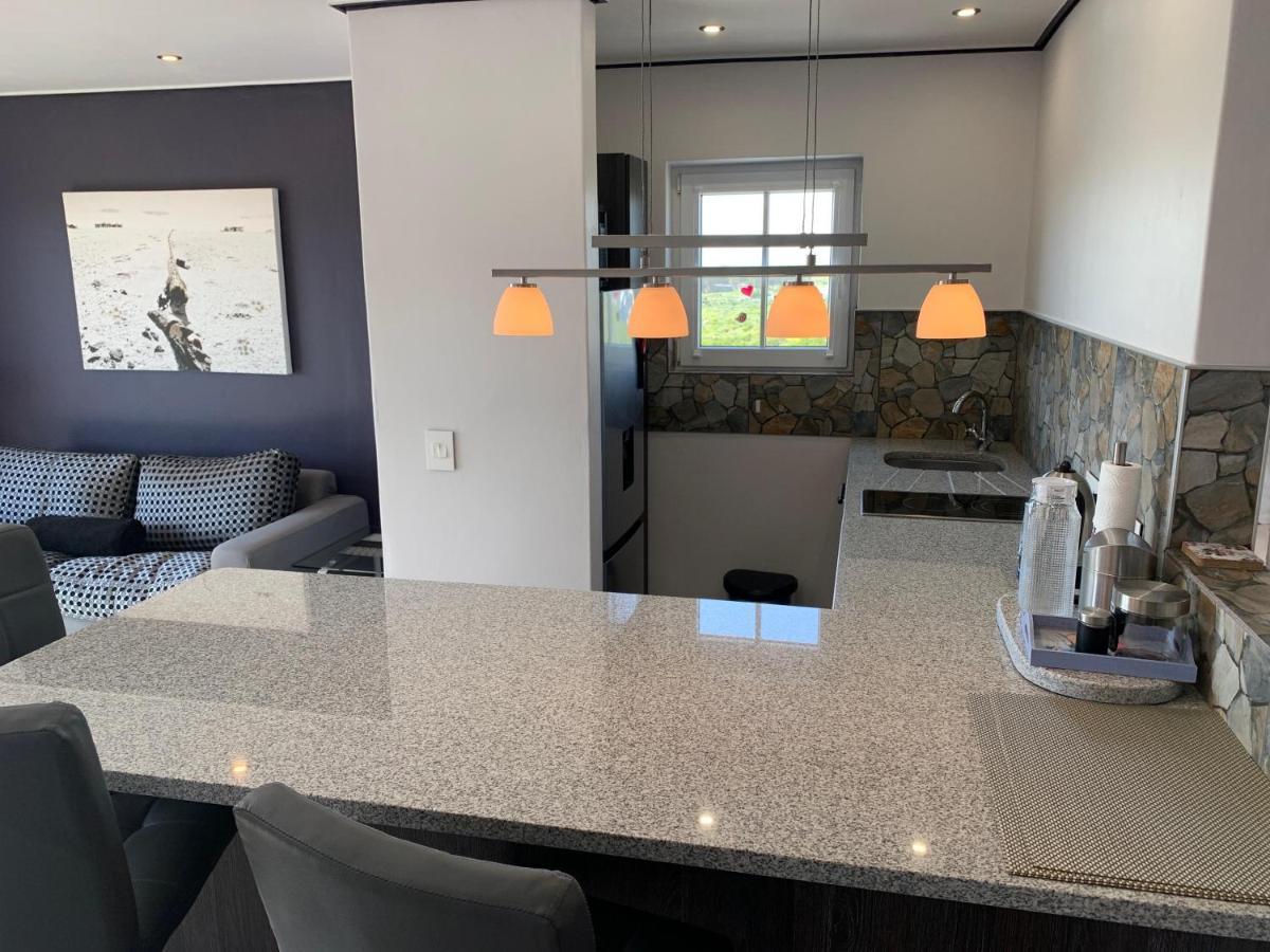 Farr Out Guest House Патерностер Екстериор снимка