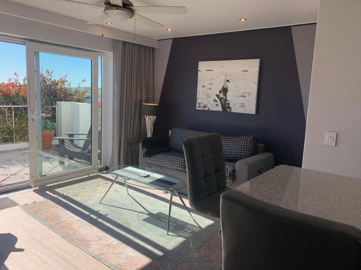 Farr Out Guest House Патерностер Екстериор снимка