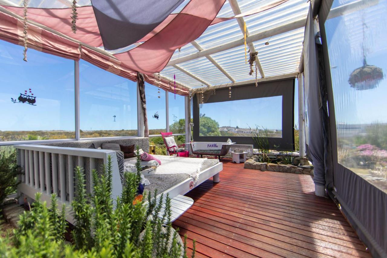 Farr Out Guest House Патерностер Екстериор снимка