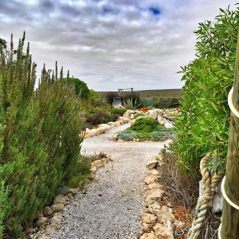 Farr Out Guest House Патерностер Екстериор снимка