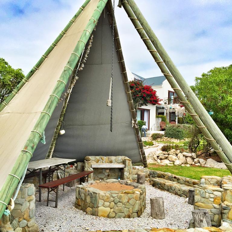 Farr Out Guest House Патерностер Екстериор снимка