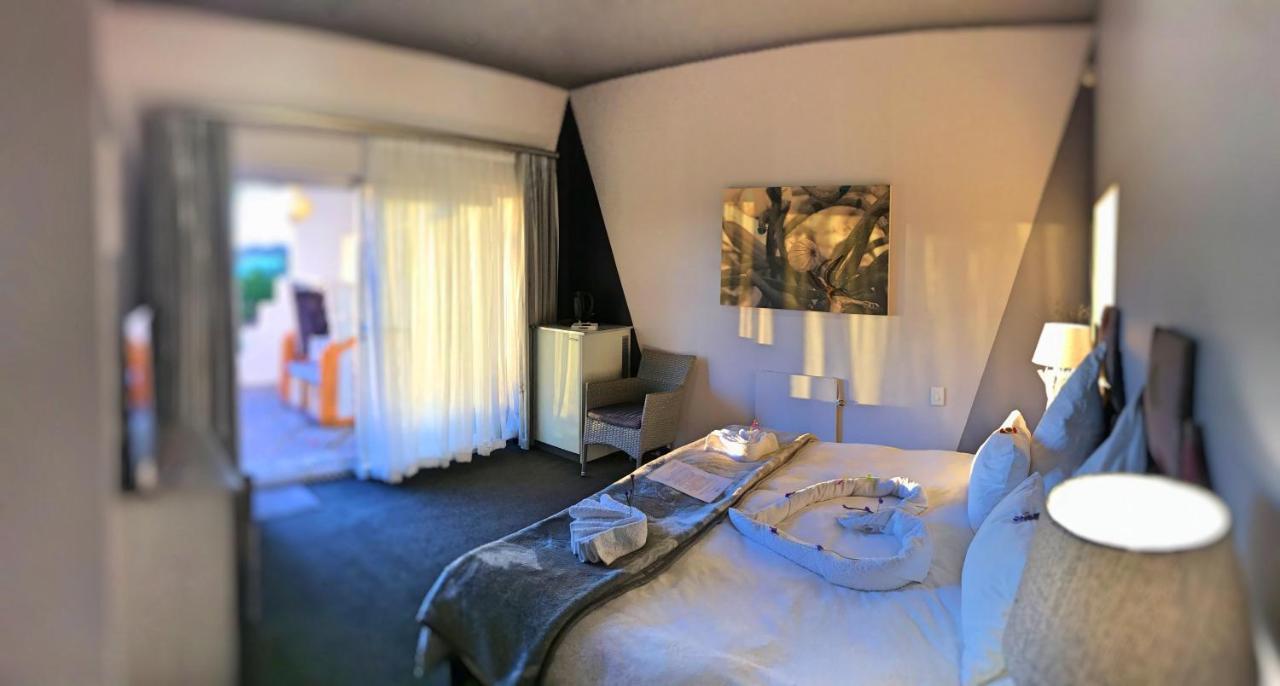 Farr Out Guest House Патерностер Екстериор снимка