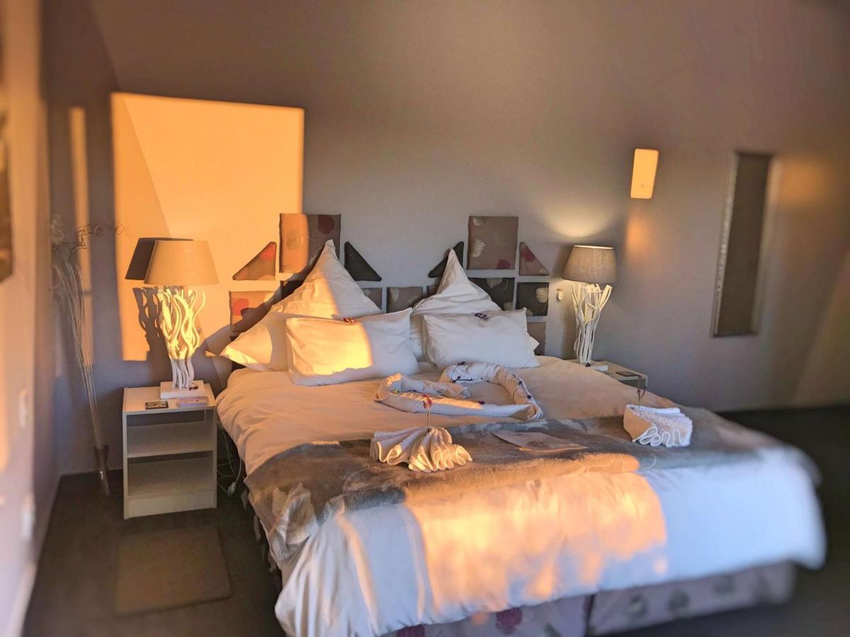 Farr Out Guest House Патерностер Екстериор снимка