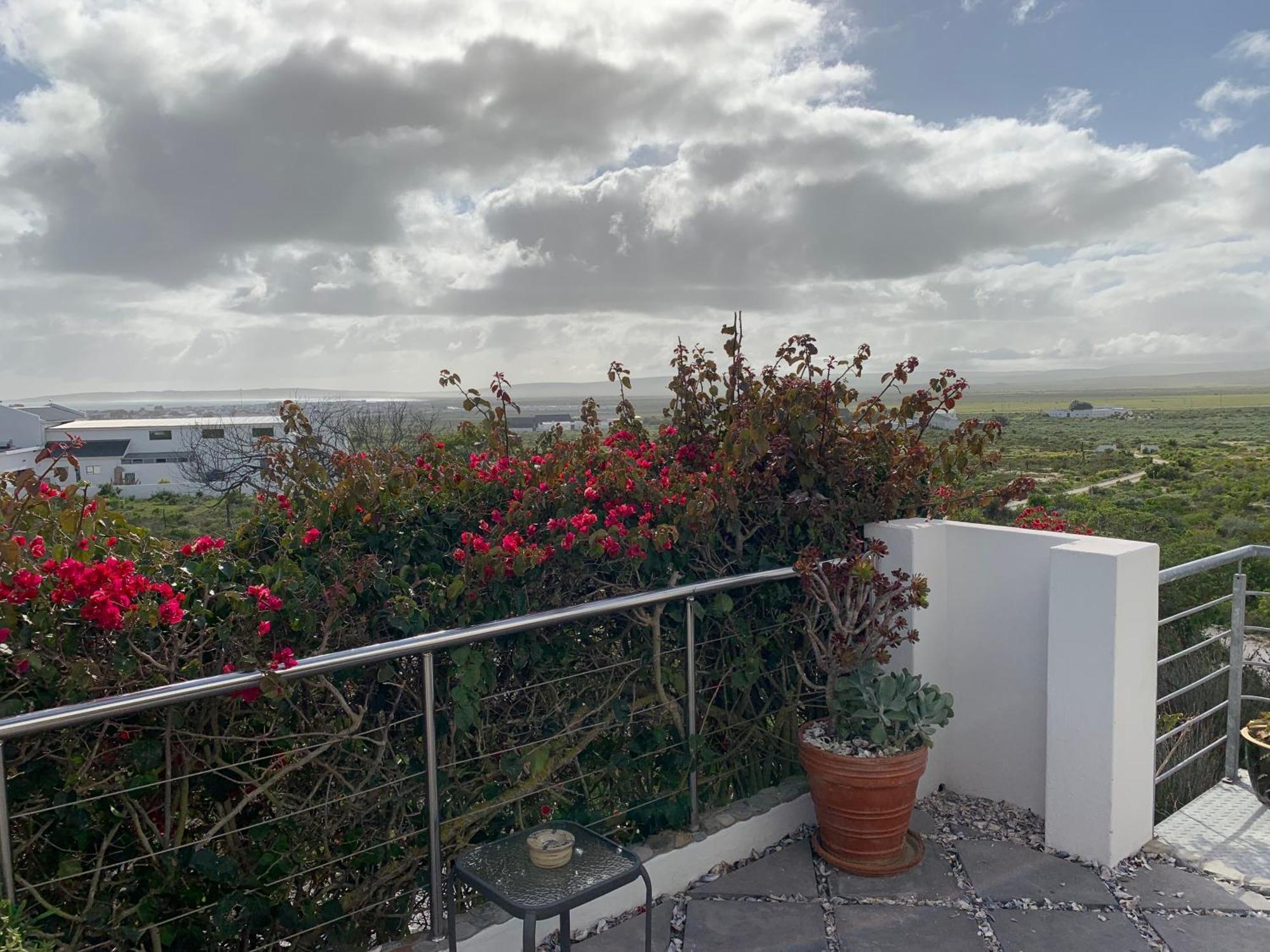 Farr Out Guest House Патерностер Екстериор снимка