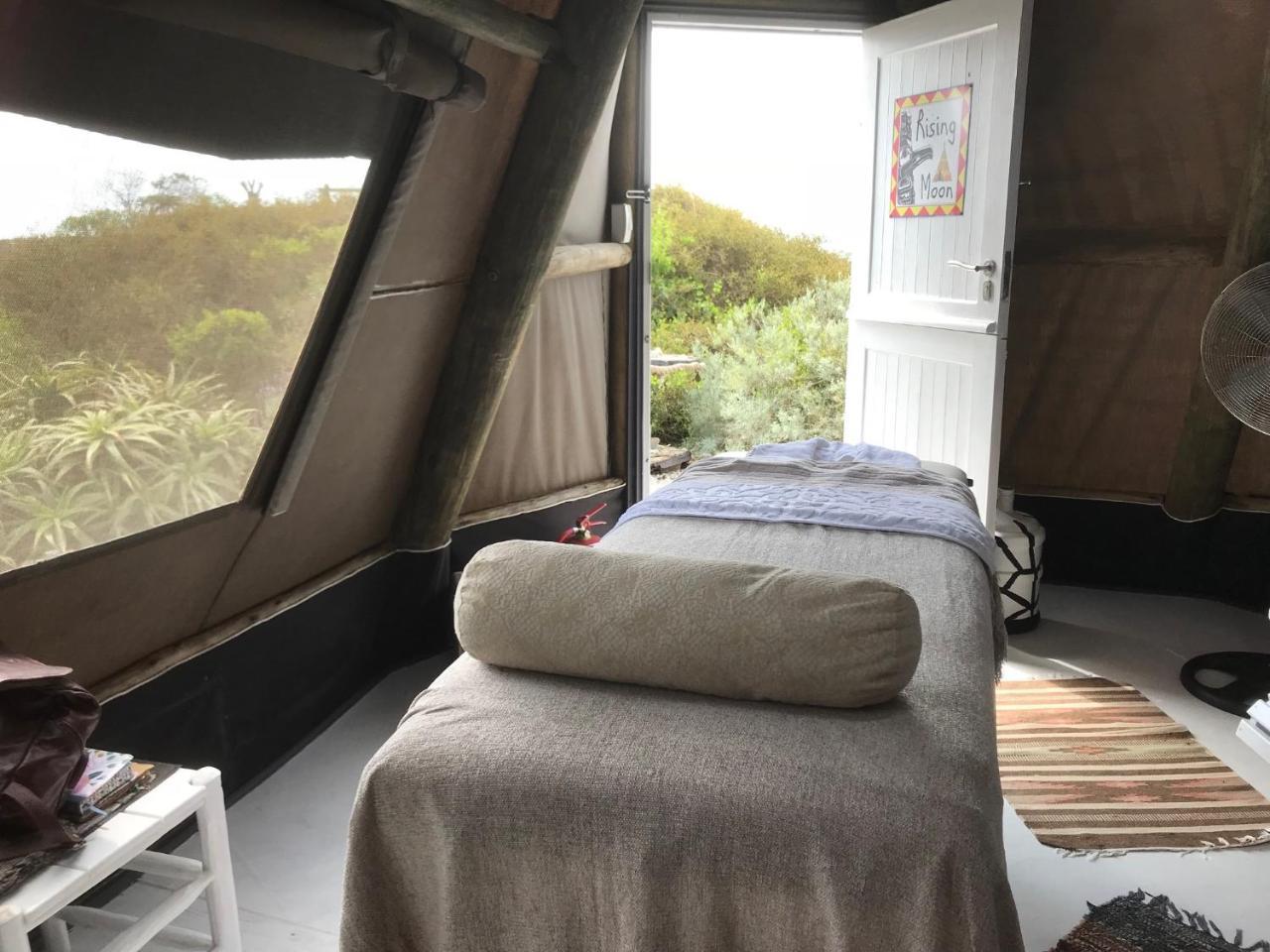 Farr Out Guest House Патерностер Екстериор снимка